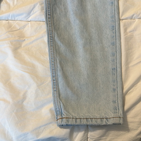 Vintage 90’s Light Wash Levi’s - Picture 6 of 9